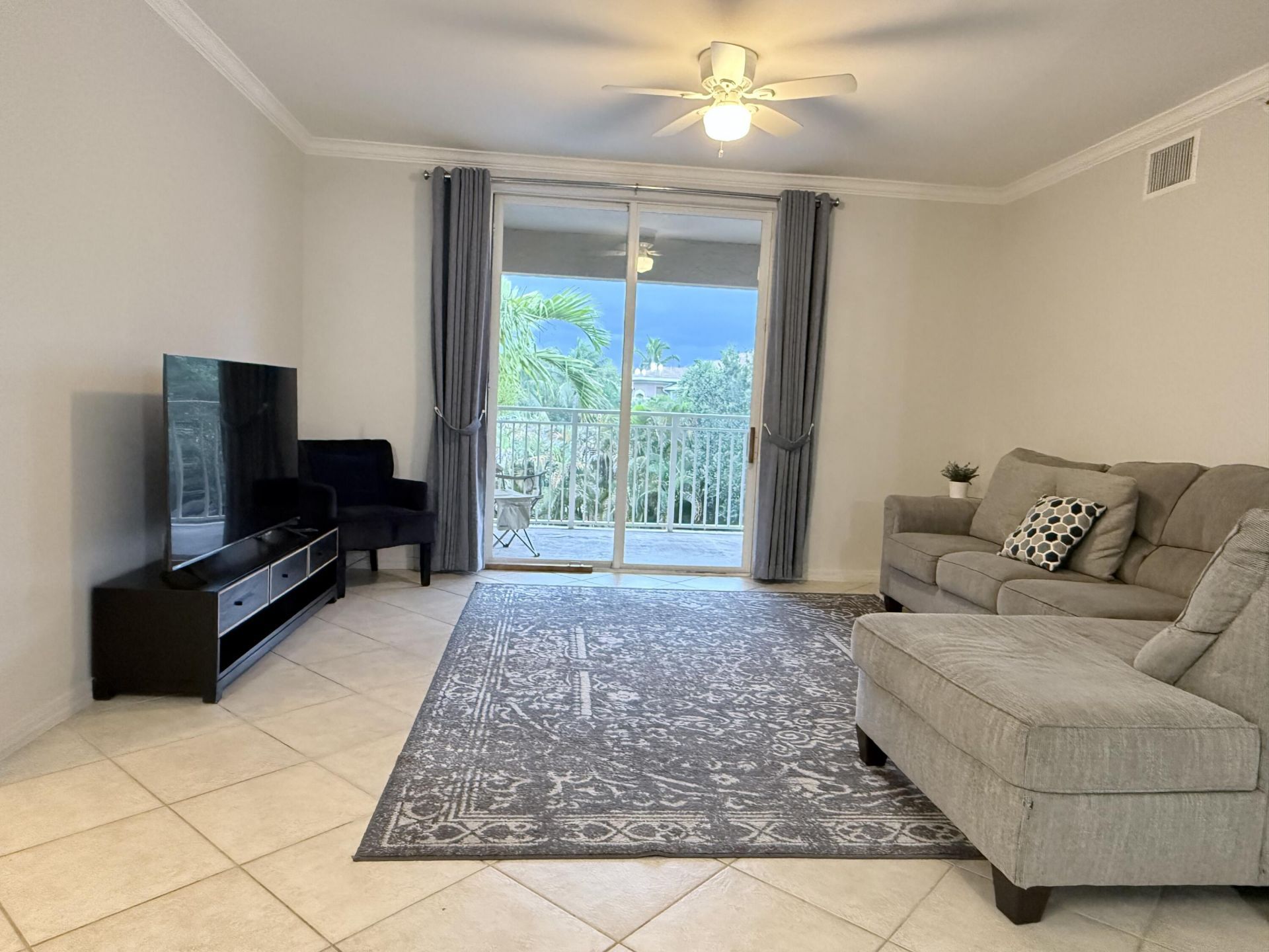 6378 Emerald Dunes Drive, Unit 301, West Palm Beach, FL 33411 Photo