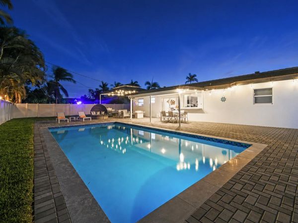 5040 NE 22ND Avenue, Lighthouse Point, FL 33064