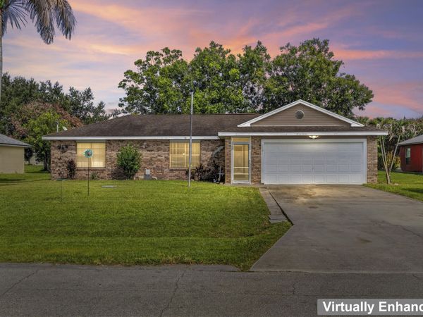 2081 SE SOUTH BUTTONWOOD Drive, Port St. Lucie, FL 34952