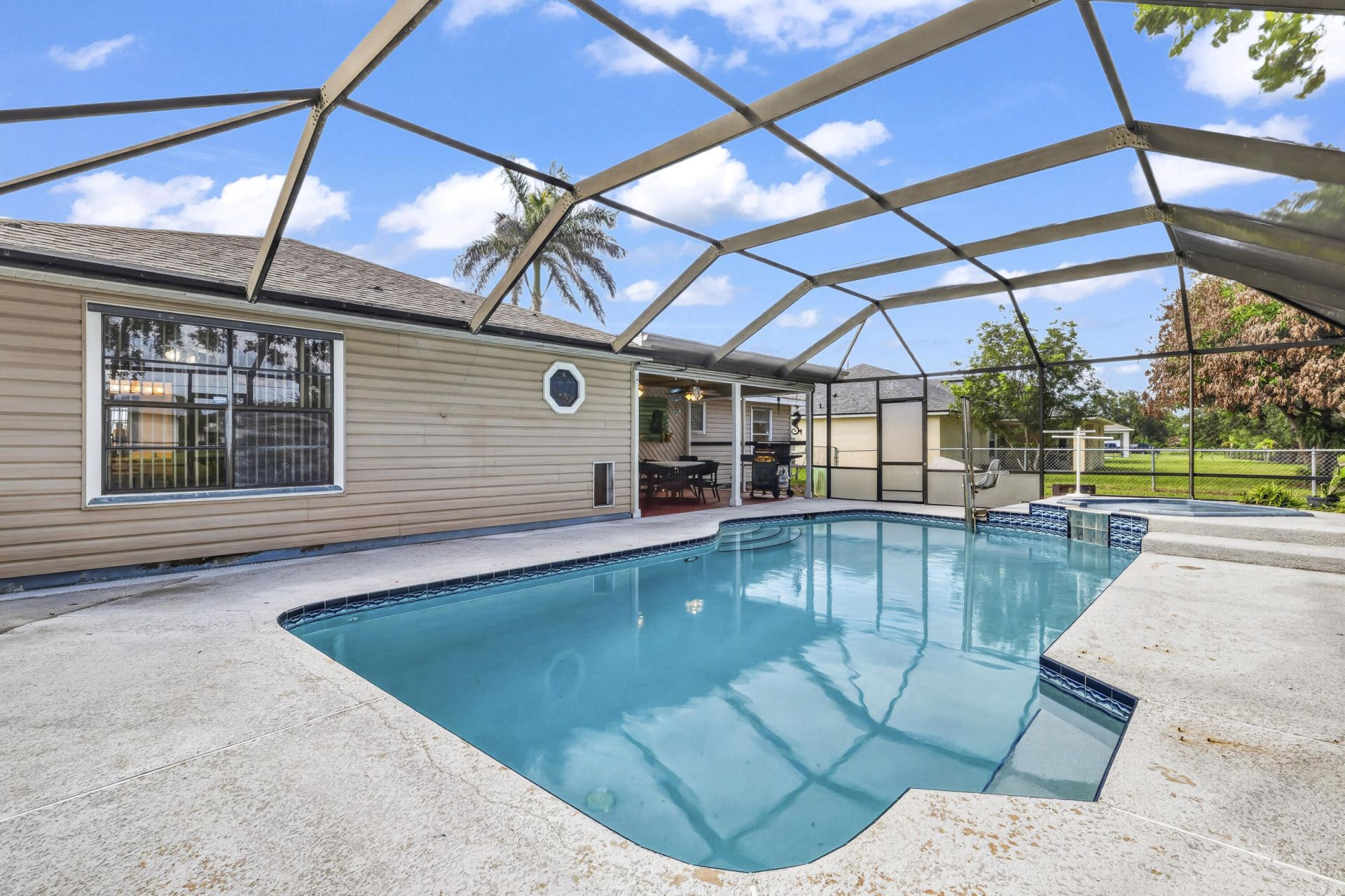 2081 SE South Buttonwood Drive, Port Saint Lucie, FL 34952 Photo