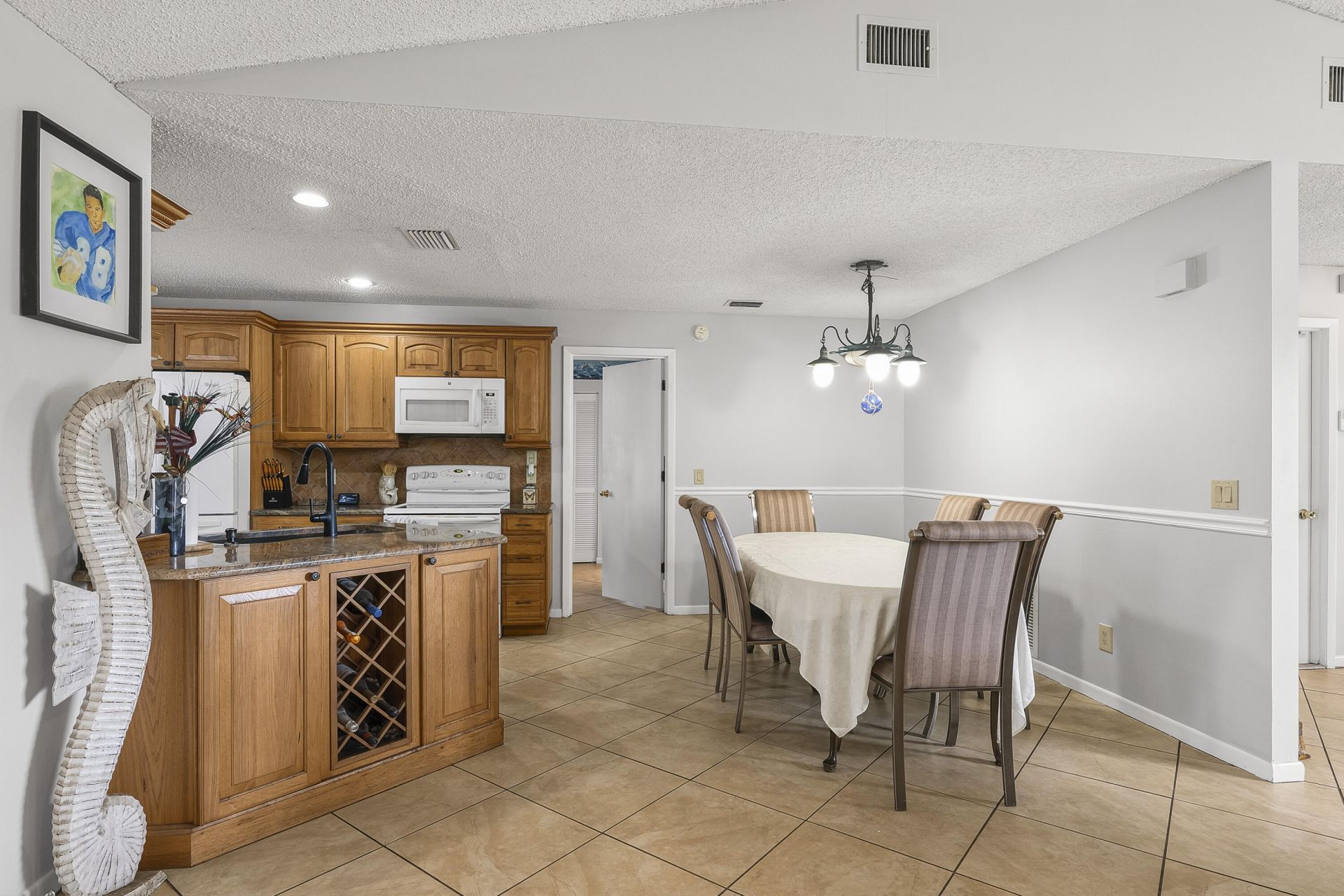 2081 SE South Buttonwood Drive, Port Saint Lucie, FL 34952 Photo