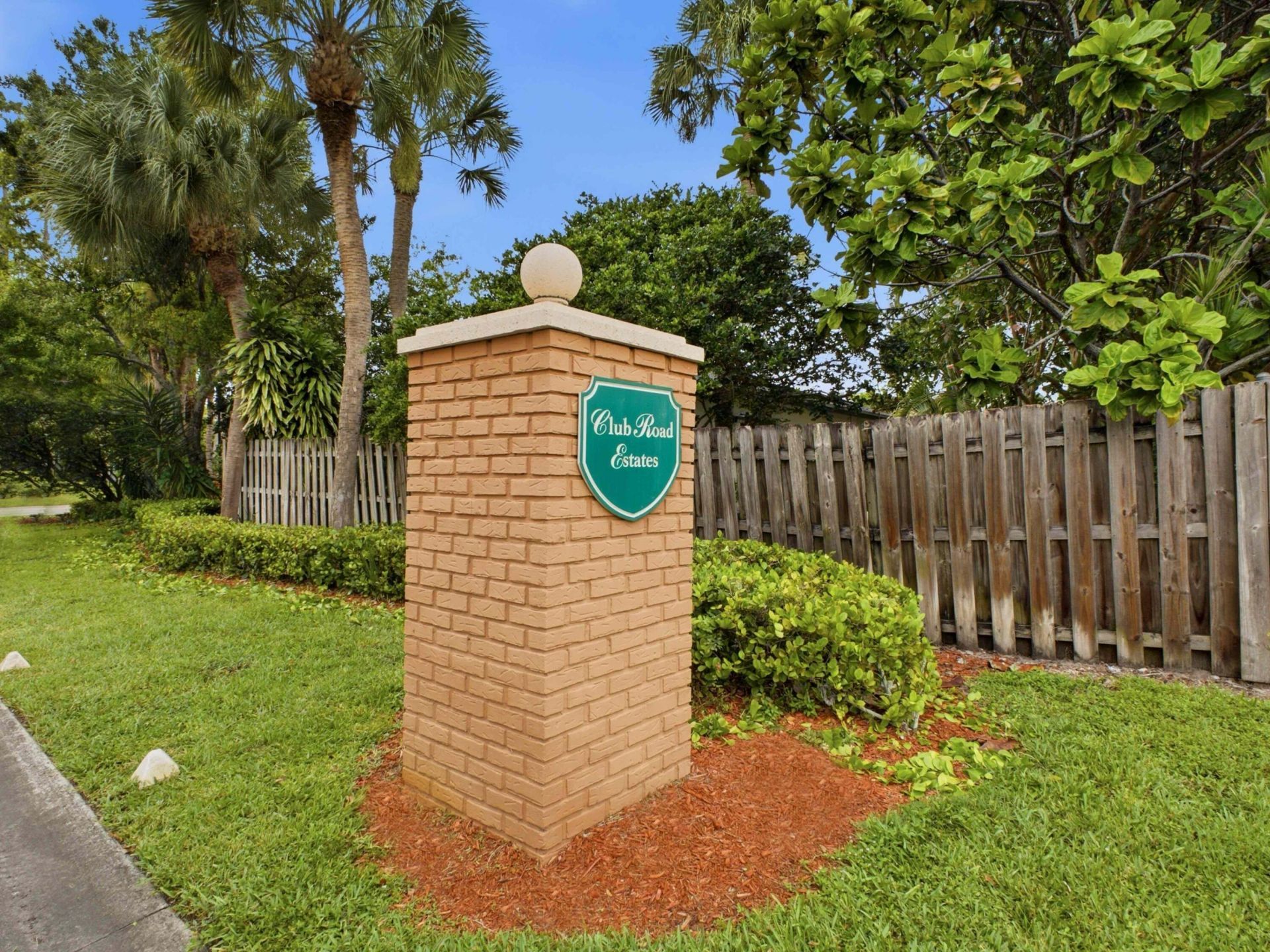 5418 Club Circle, Haverhill, FL 33415 Photo