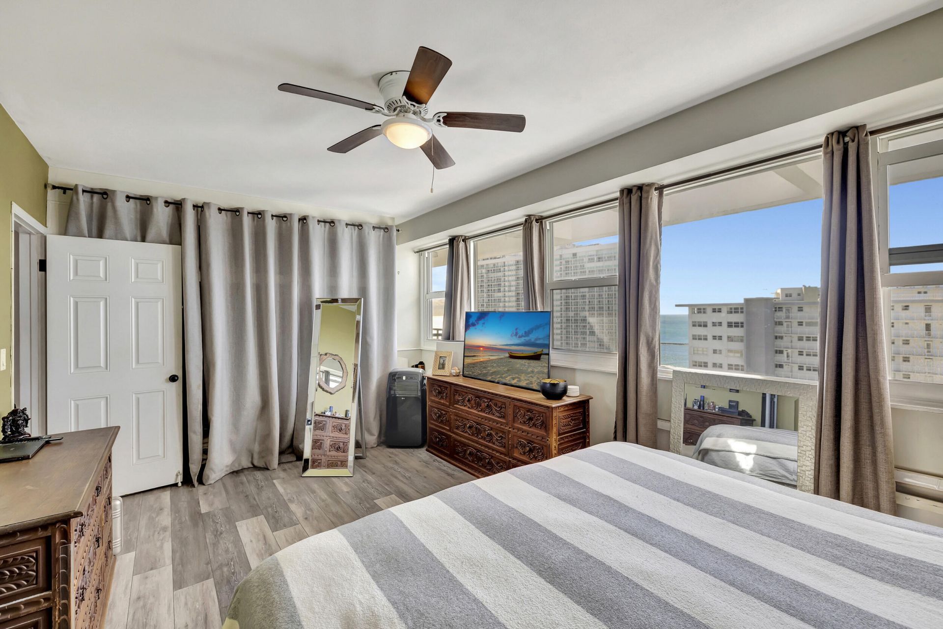 1900 S Ocean Drive, Unit 1702, Fort Lauderdale, FL 33316 Photo