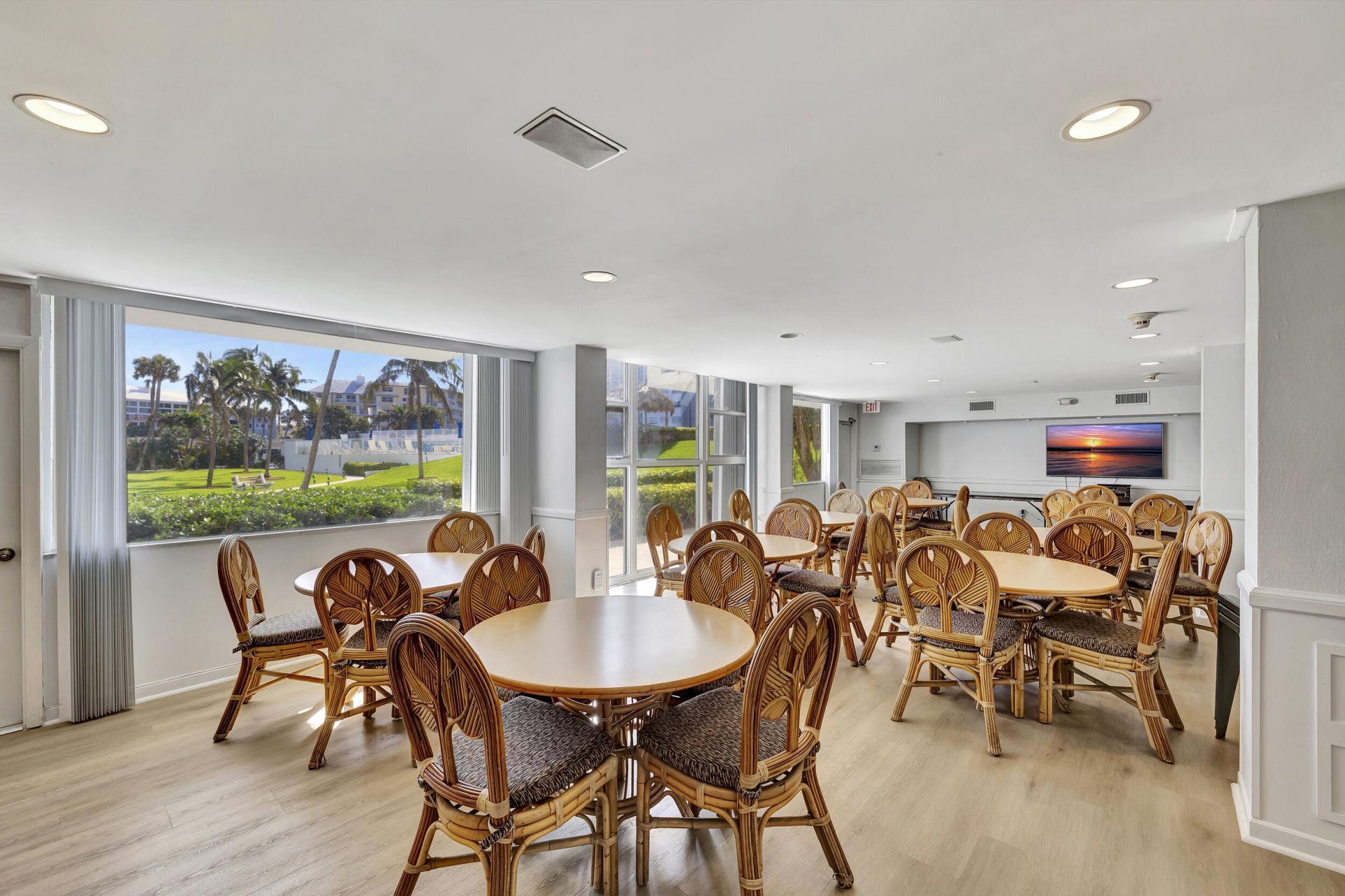 1900 S Ocean Drive, Unit 1702, Fort Lauderdale, FL 33316 Photo