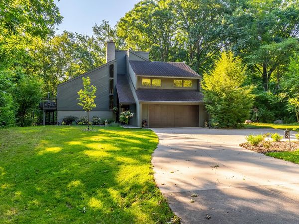 10014 Saint Clairs Retreat, Fort Wayne, IN 46825