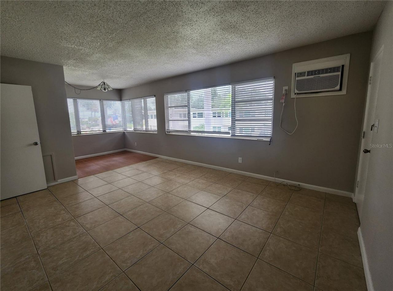 487 1st Street S, Unit 205, Saint Petersburg, FL 33701 Photo