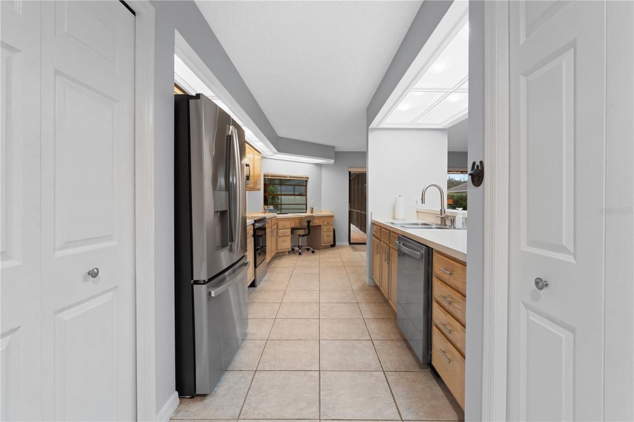 2553 Mason Oaks Drive, Valrico, FL 33596 Photo