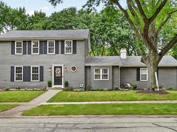 114 Wakefield Lane , Geneva, IL 60134