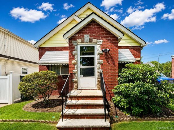 48-40 186th Street , Fresh Meadows, NY 11365