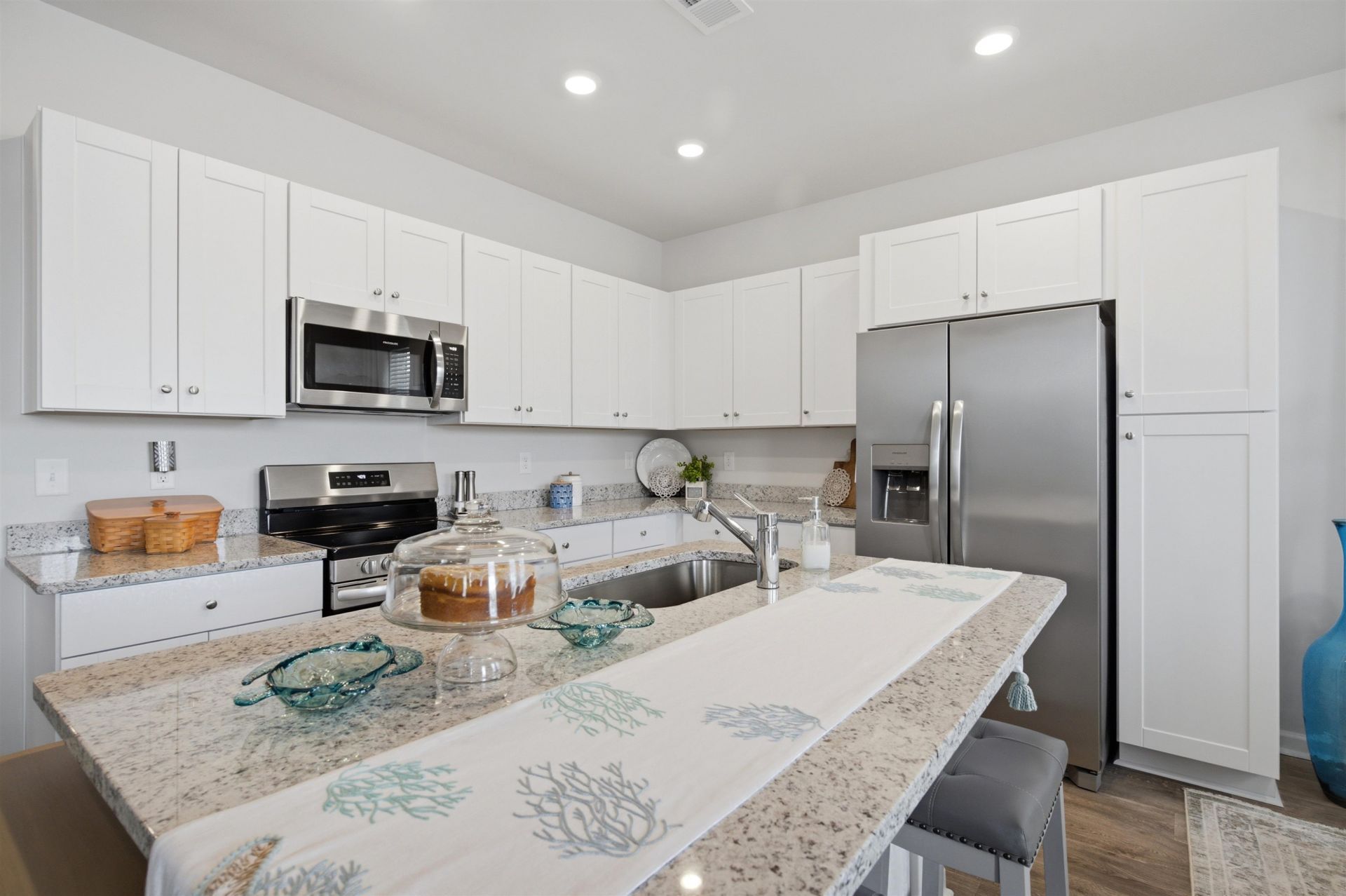 170 Cypress Ln.  Photo 8