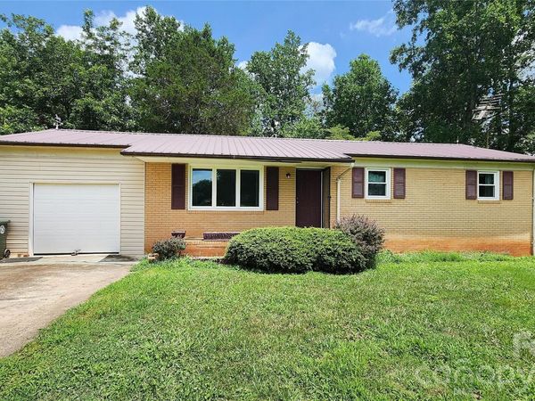 1026 Quail Hill Avenue , Newton, NC 28658