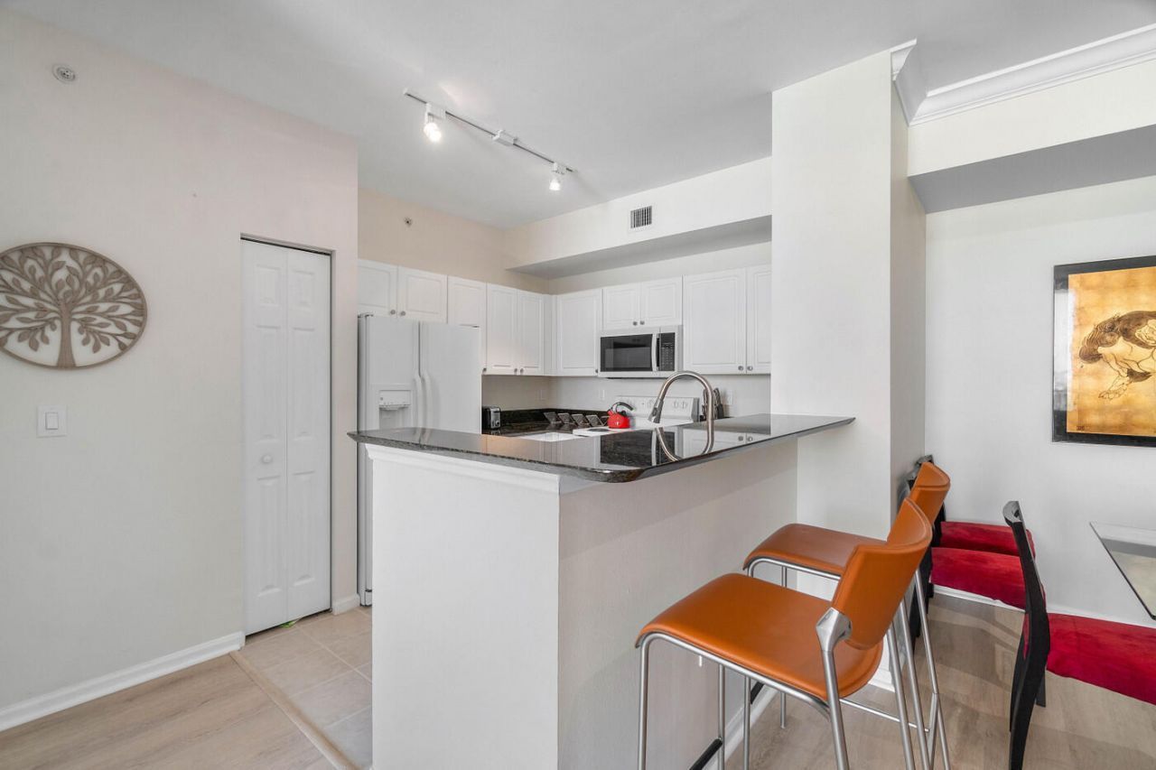 651 Okeechobee Boulevard, Unit 1104, West Palm Beach, FL 33401 Photo