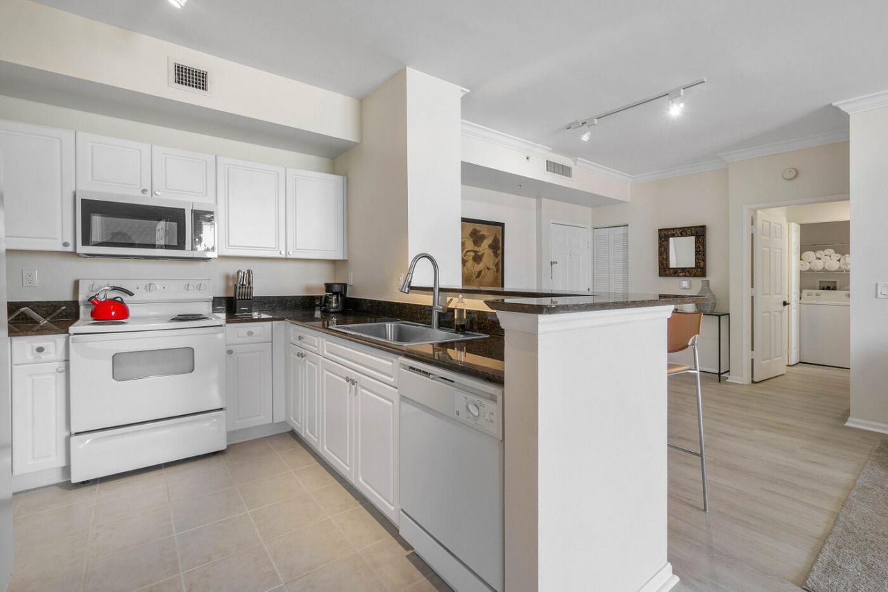 651 Okeechobee Boulevard, Unit 1104, West Palm Beach, FL 33401 Photo