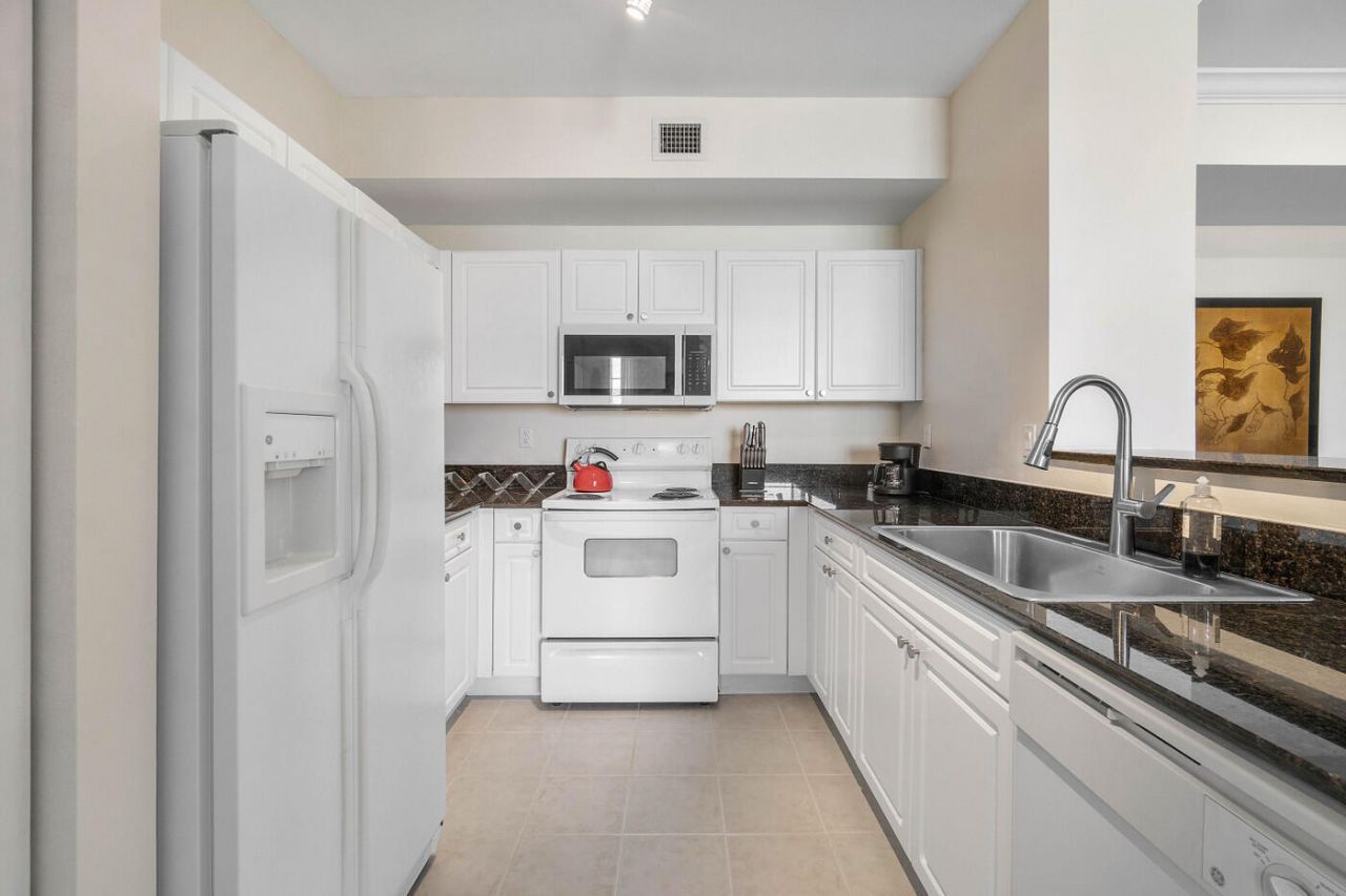 651 Okeechobee Boulevard, Unit 1104, West Palm Beach, FL 33401 Photo