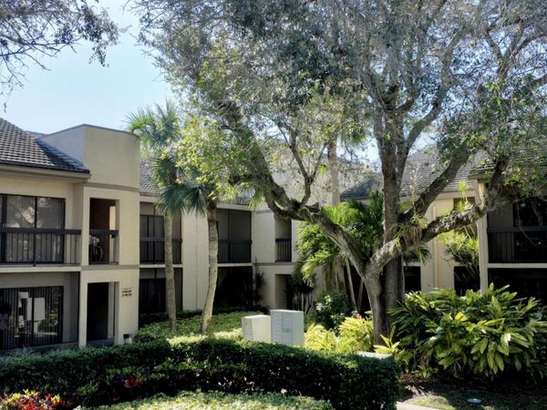 9460 Meadowood Drive, Unit 202, Fort Pierce, FL 34951
