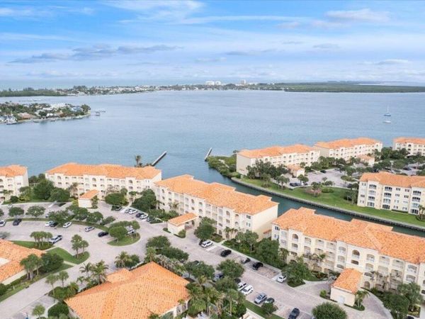5 HARBOUR ISLE E, Unit 103, Fort Pierce, FL 34949