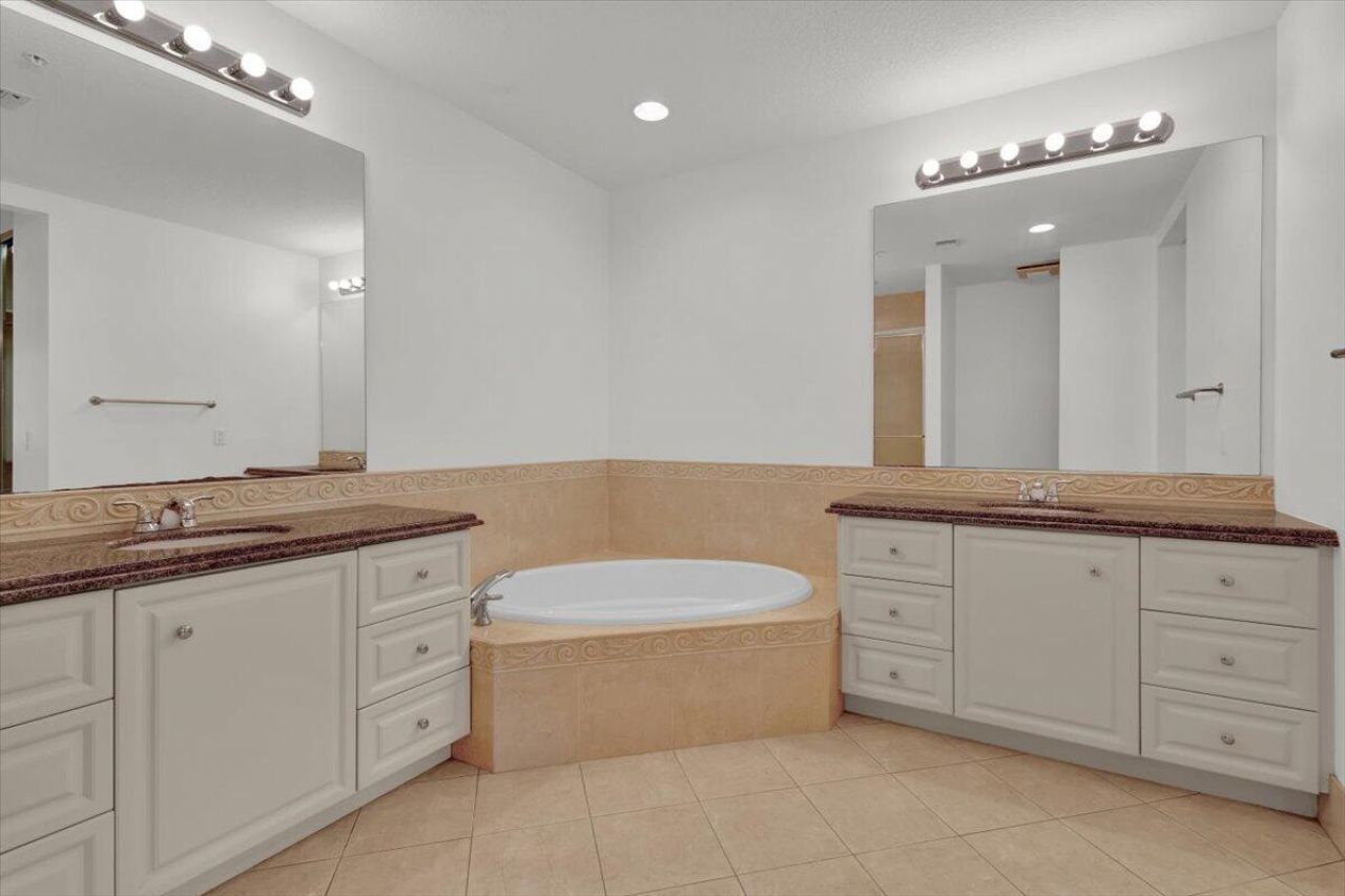 5 Harbour Isle E, Unit 103, Fort Pierce, FL 34949 Photo