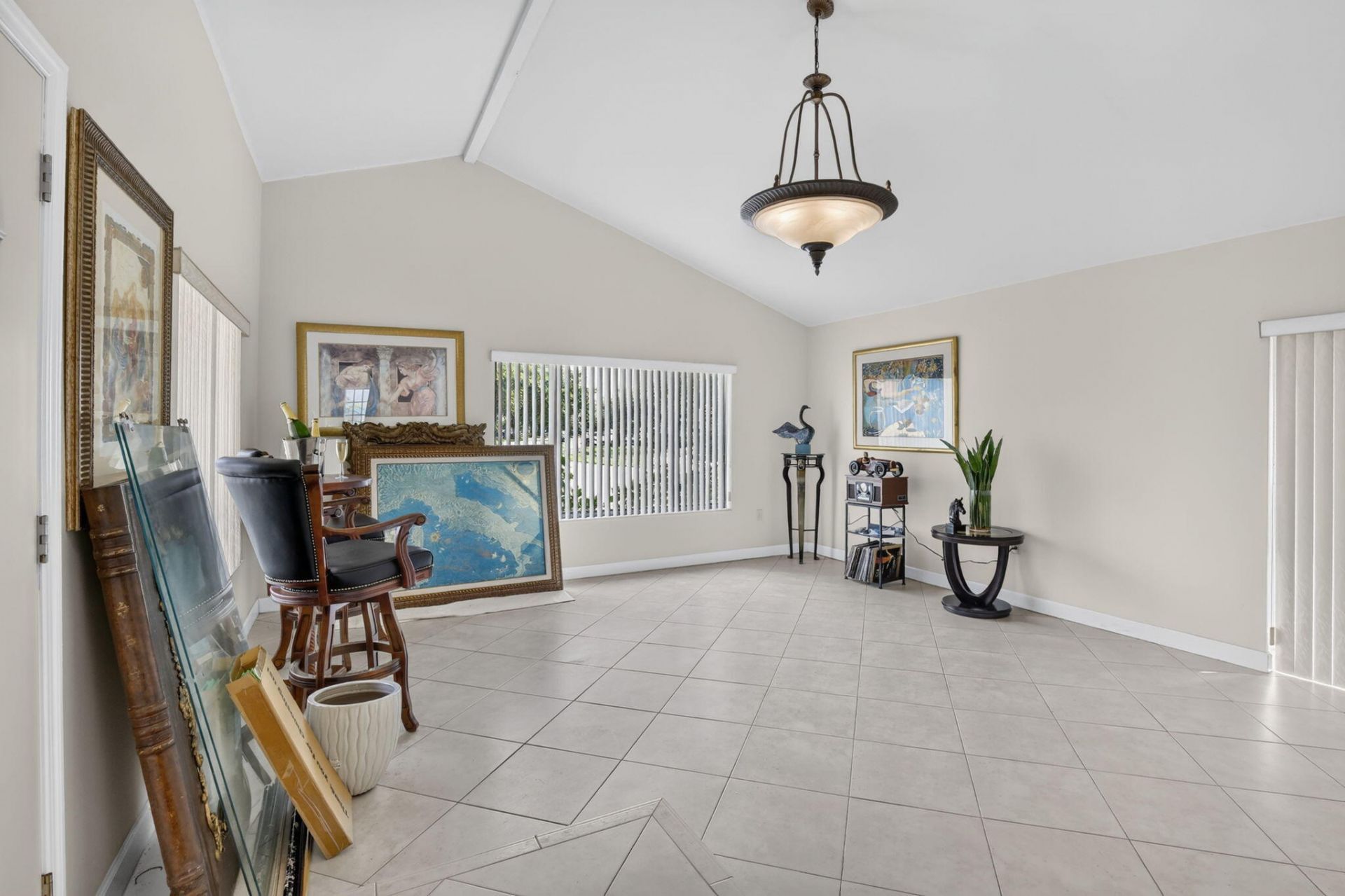 910 NE 205th Street, Miami, FL 33179 Photo