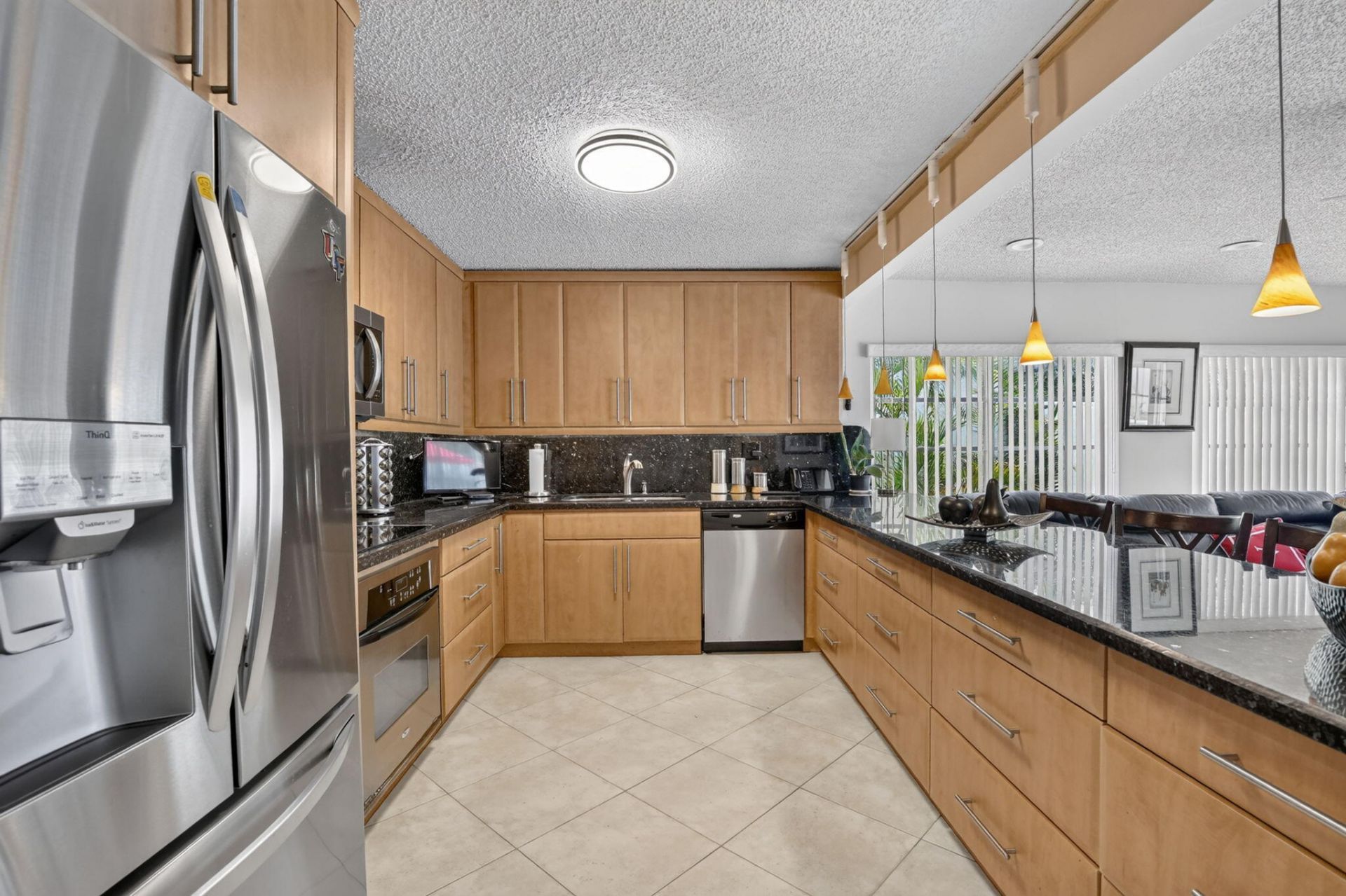 910 NE 205th Street, Miami, FL 33179 Photo