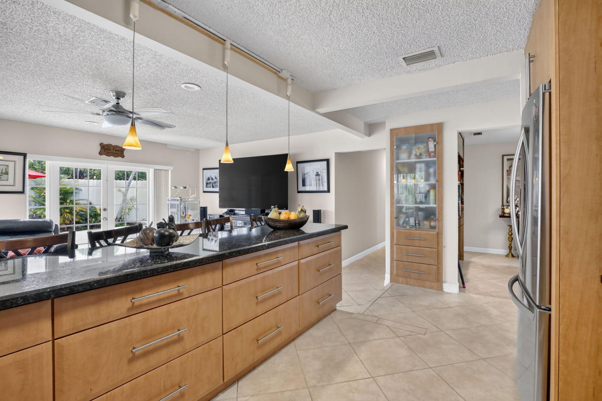 910 NE 205th Street, Miami, FL 33179 Photo