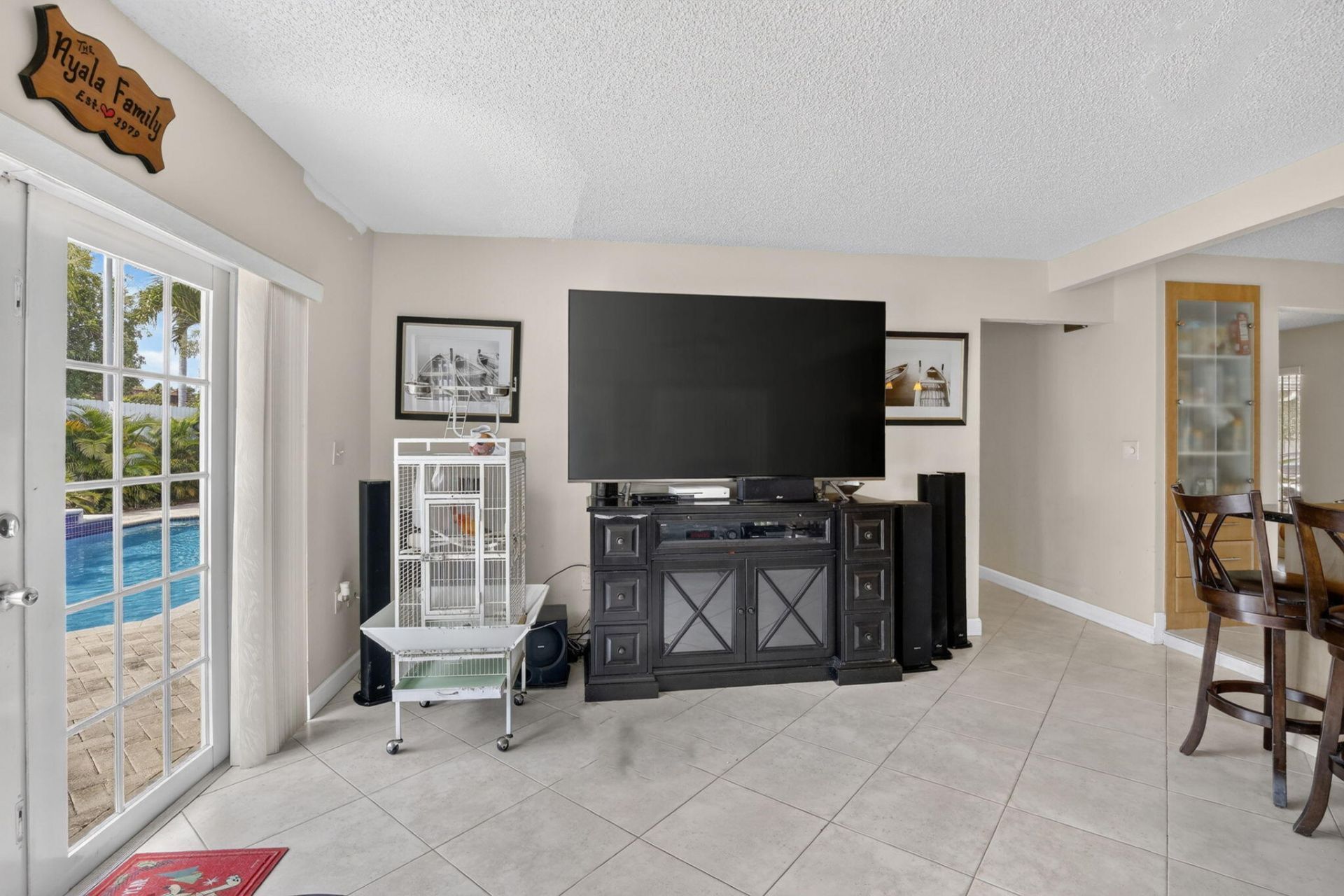 910 NE 205th Street, Miami, FL 33179 Photo