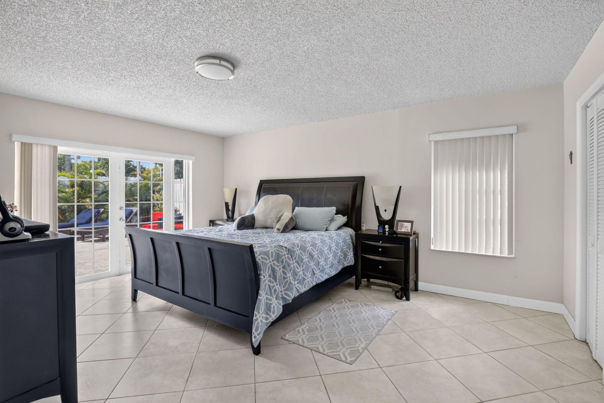 910 NE 205th Street, Miami, FL 33179 Photo
