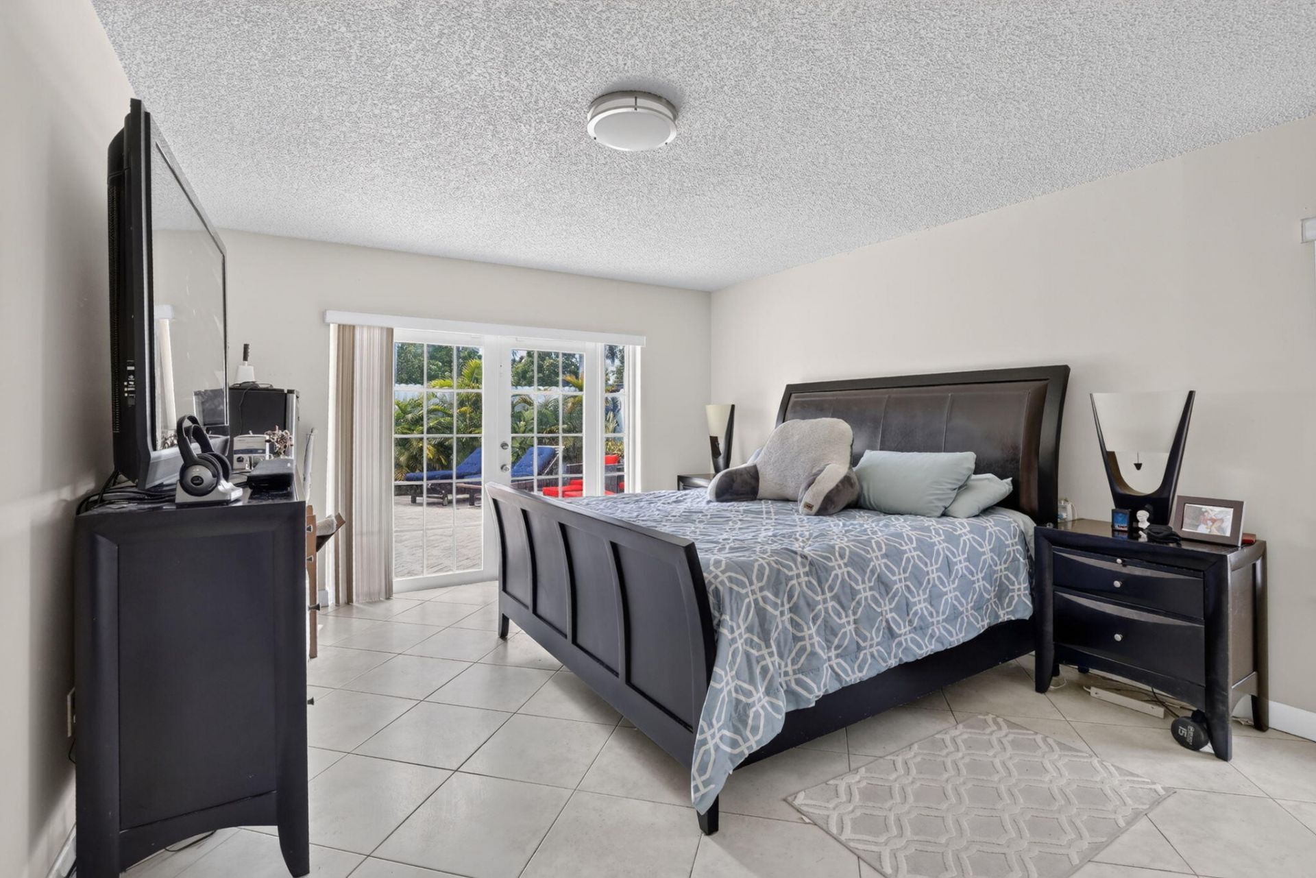 910 NE 205th Street, Miami, FL 33179 Photo