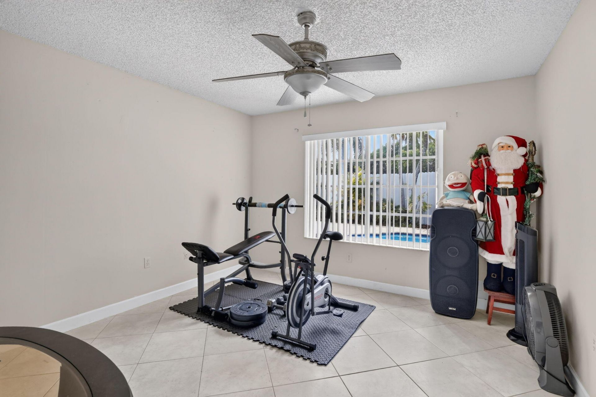 910 NE 205th Street, Miami, FL 33179 Photo