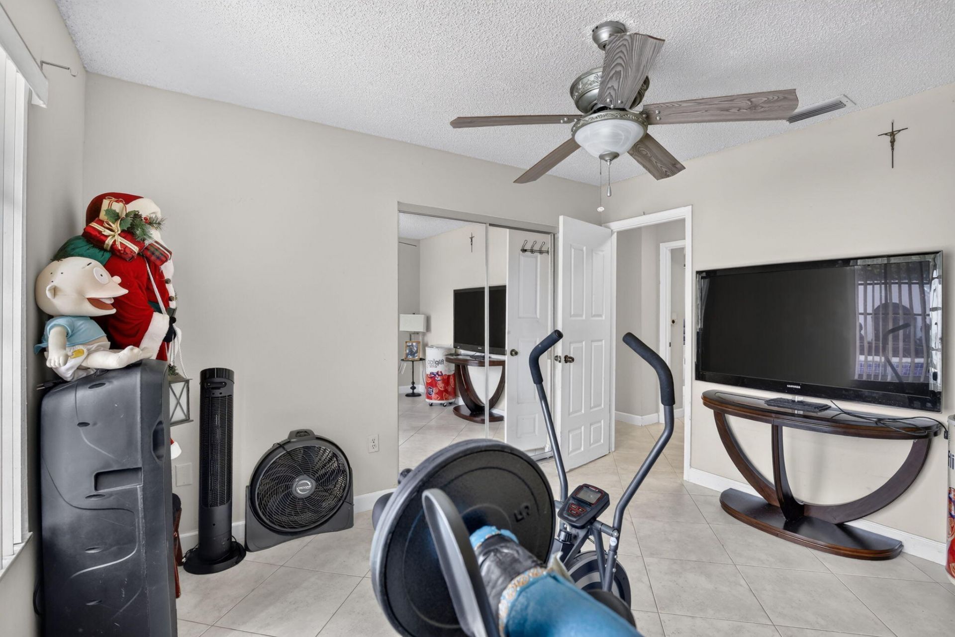 910 NE 205th Street, Miami, FL 33179 Photo