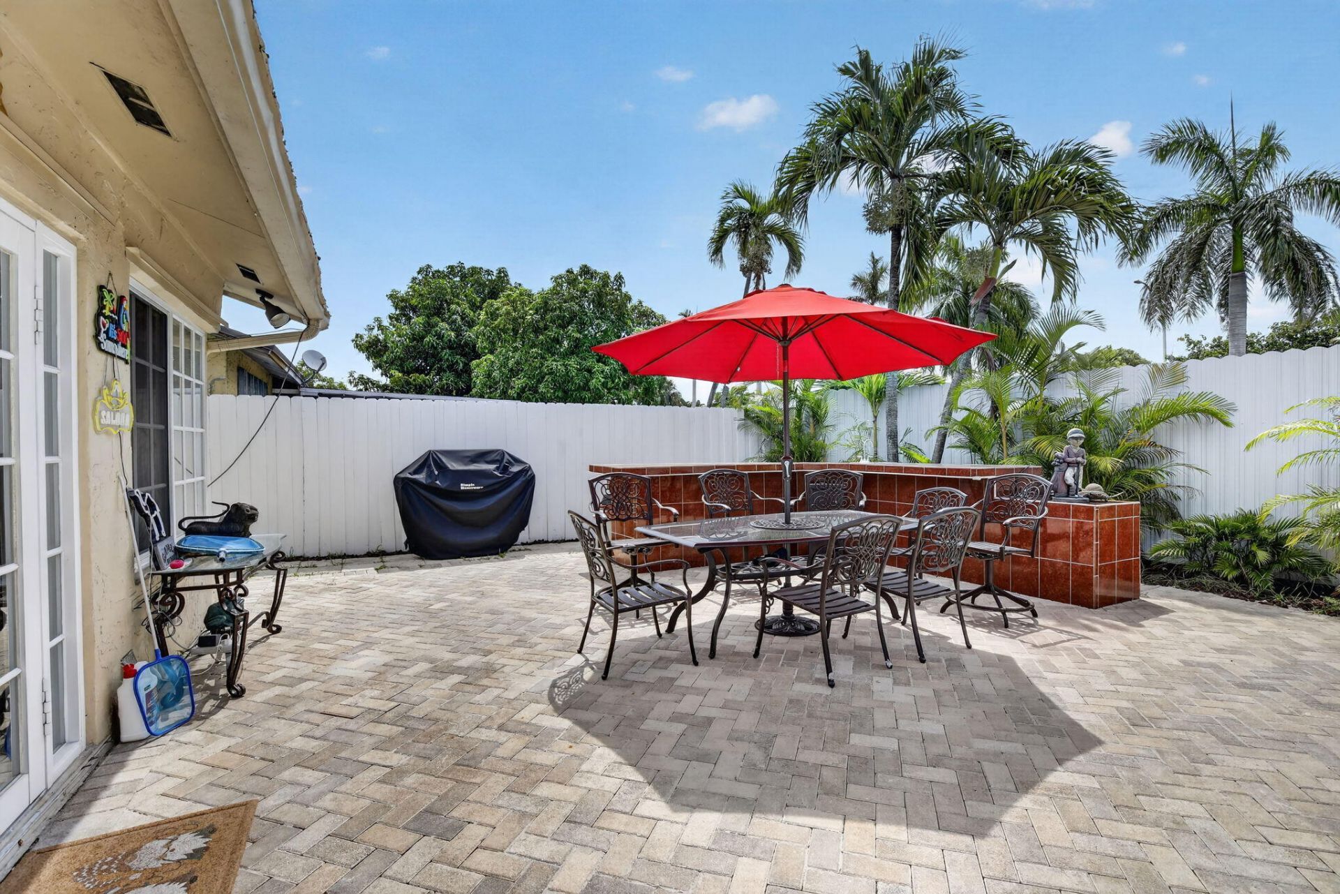 910 NE 205th Street, Miami, FL 33179 Photo