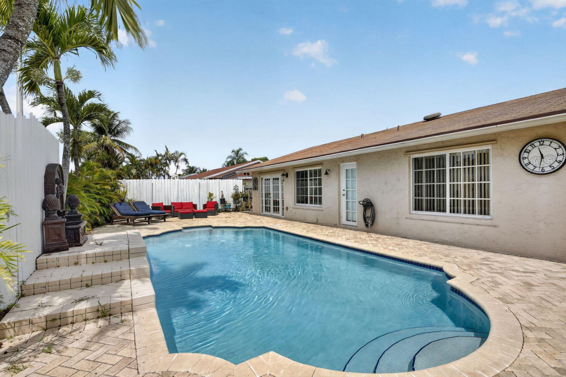 910 NE 205th Street, Miami, FL 33179 Photo