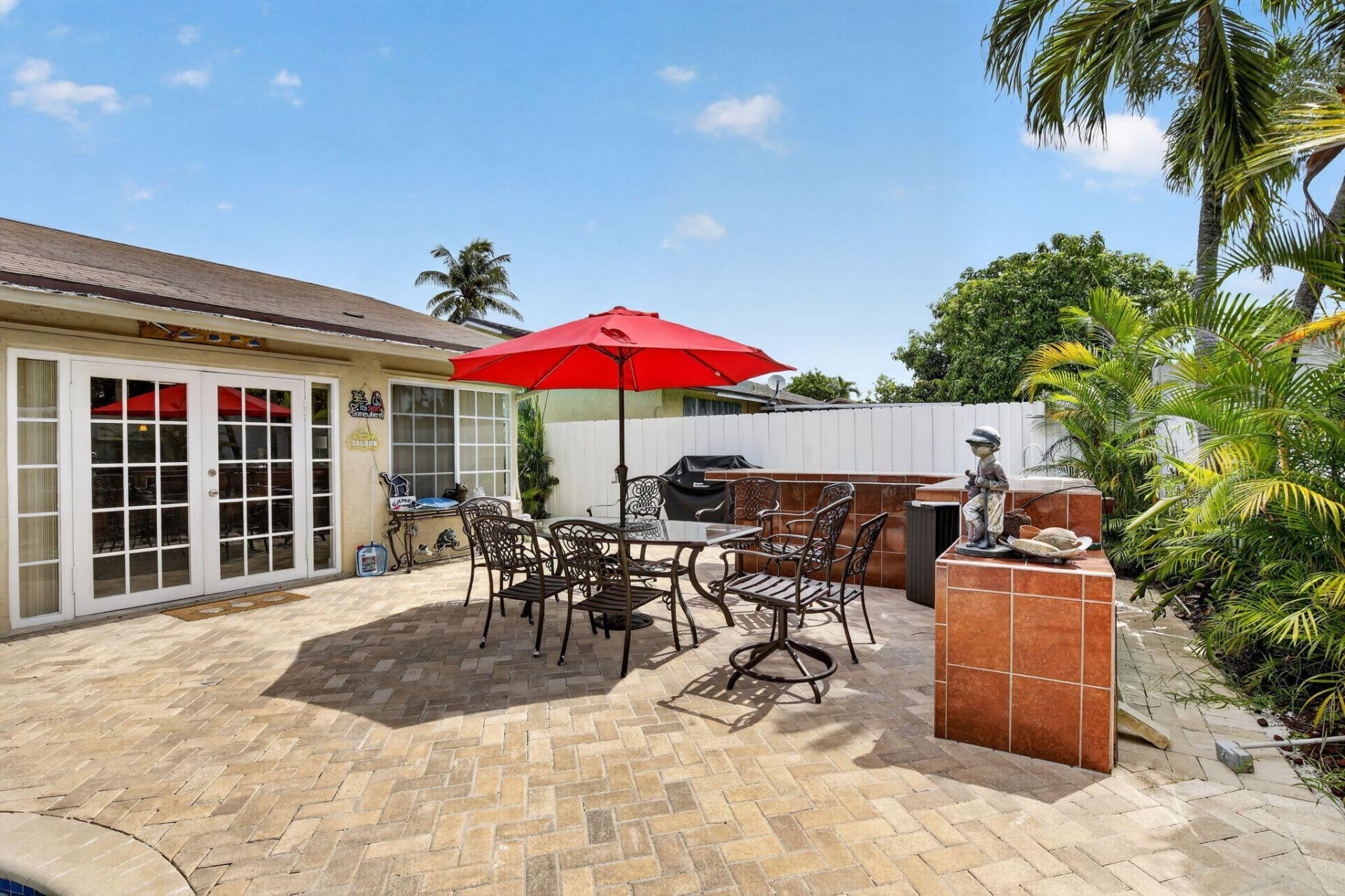 910 NE 205th Street, Miami, FL 33179 Photo