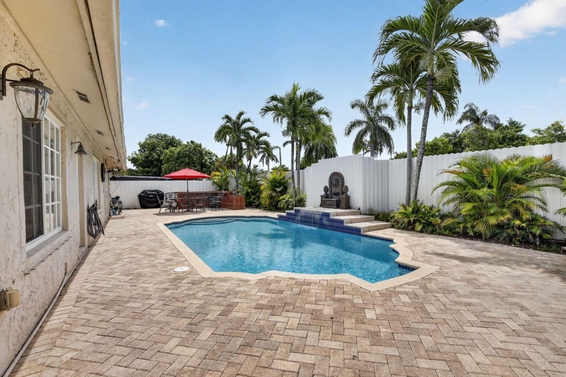 910 NE 205th Street, Miami, FL 33179 Photo