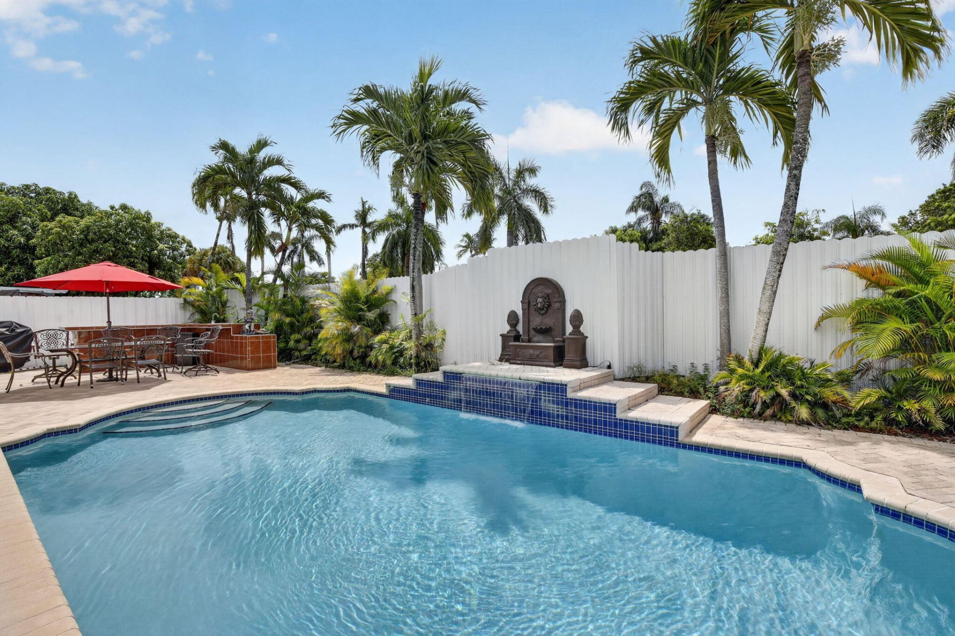 910 NE 205th Street, Miami, FL 33179 Photo