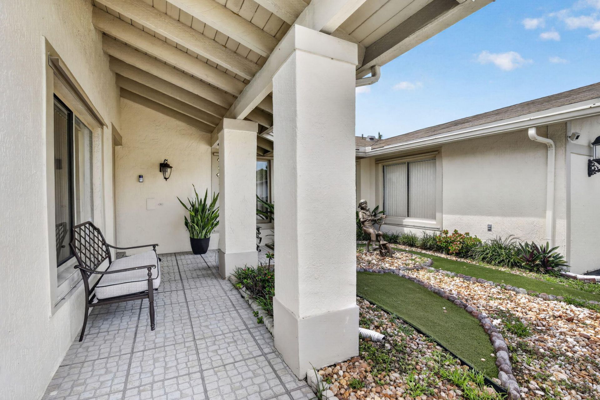 910 NE 205th Street, Miami, FL 33179 Photo