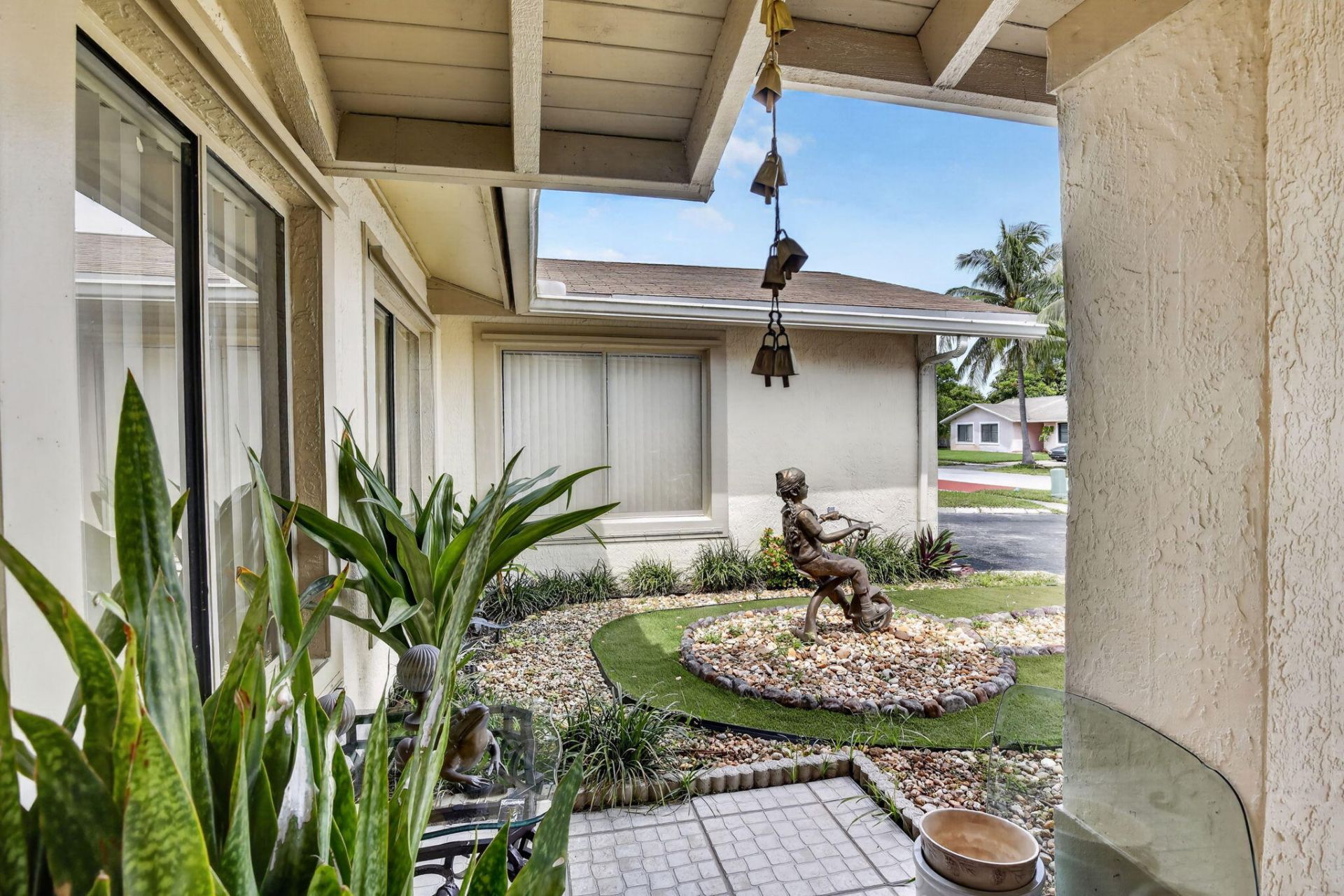 910 NE 205th Street, Miami, FL 33179 Photo