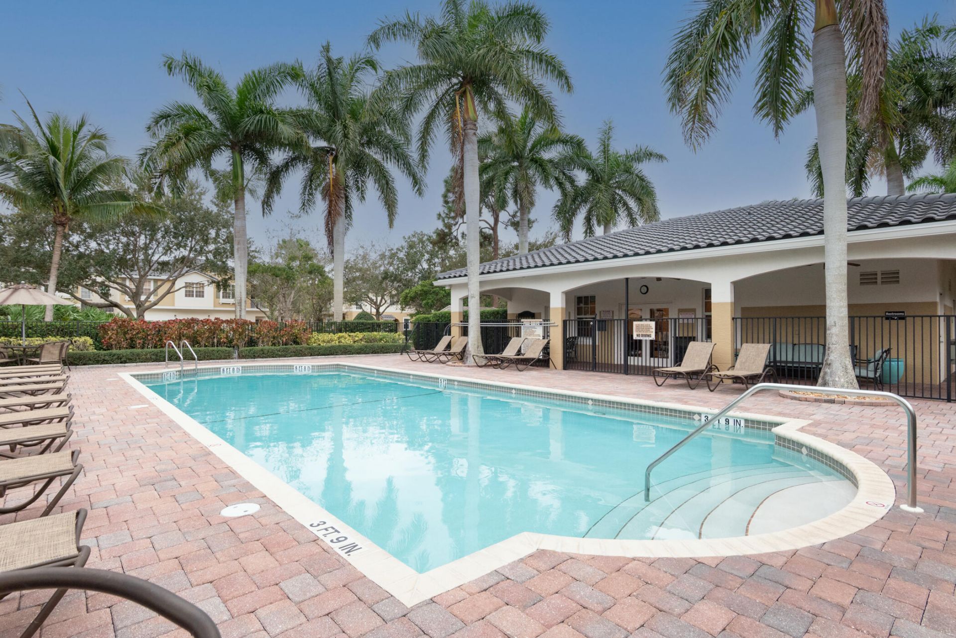 1600 SE Sheffield Terrace, Unit 201, Stuart, FL 34994 Photo