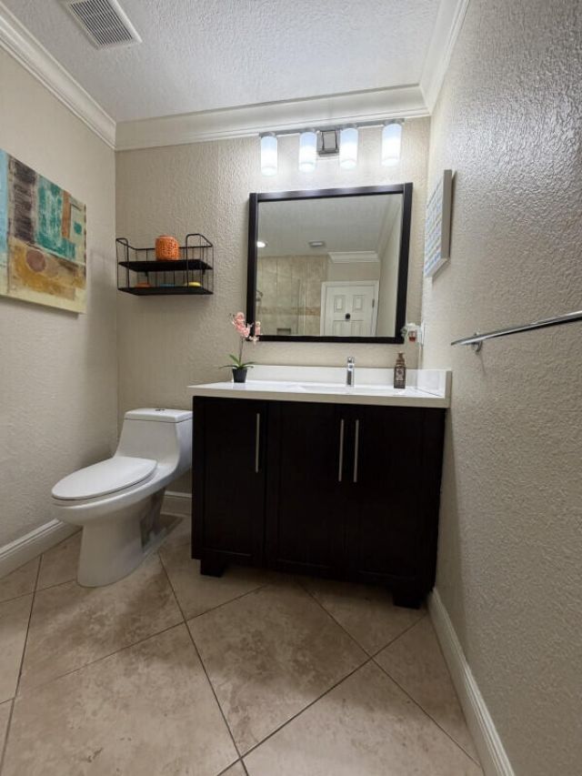16820 NW 80th Court, Hialeah, FL 33016 Photo