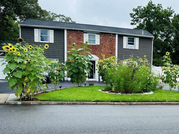 18 William Street, Coram, NY 11727