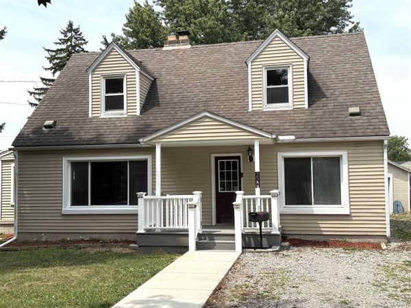 229 N Charels , Adrian, MI 49221