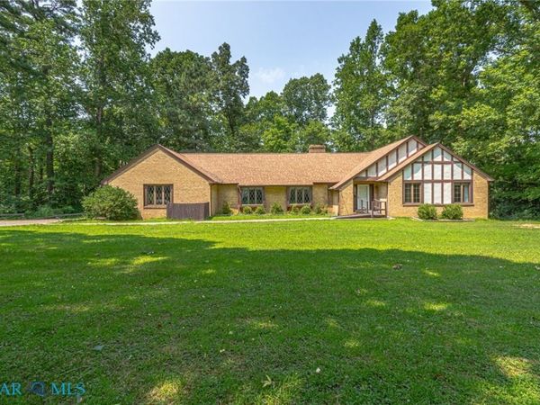 901 Oak Lane , Kilmarnock, VA 22482