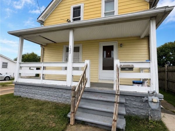 123 E 35th Street, South Lorain, OH 44055