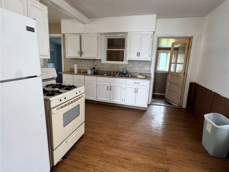 123 E 35th Street, South Lorain, OH 44055 Photo 3