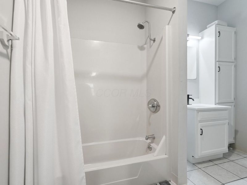 2245 Indiana Avenue , Columbus, OH 43202 Photo 34