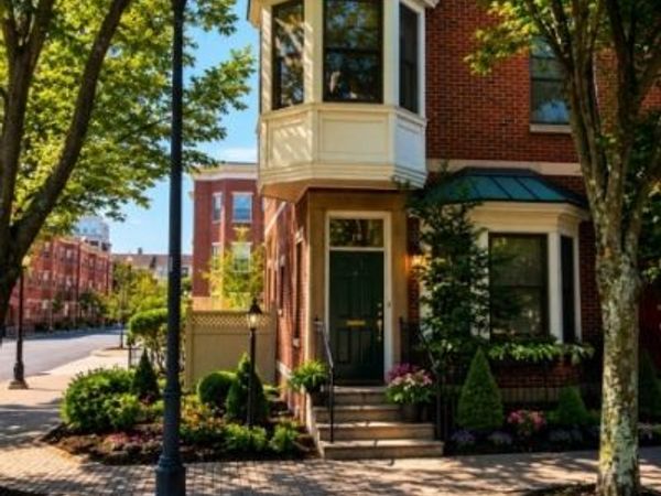 19 Hiram Sq, New Brunswick, NJ 08901