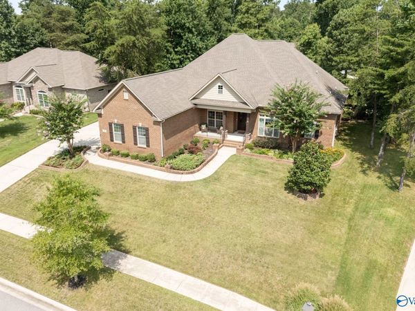 18 Natures Ridge Way, Huntsville, AL 35803