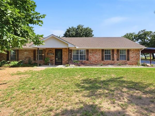 1115 E 6th Street , Springtown, TX 76082