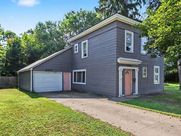 508 N Niles Street, Paw Paw, MI 49079