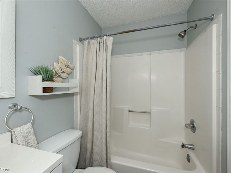 2796 Mull Avenue , Unit B, Akron, OH 44321 Photo 12