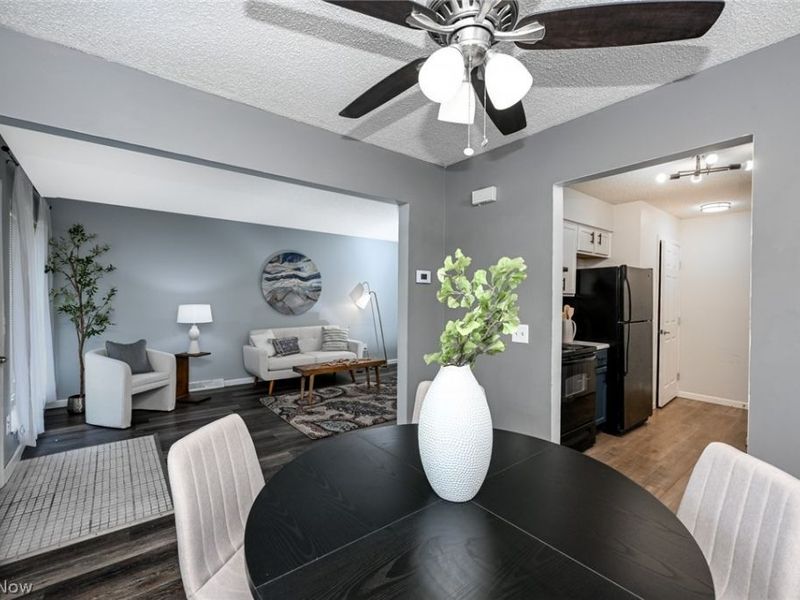 2796 Mull Avenue , Unit B, Akron, OH 44321 Photo 5